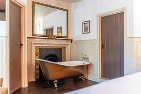 The Woolpack Hotel
