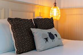 The Woolpack Hotel