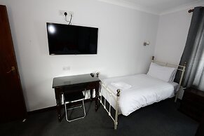 Aylesbray Lodge