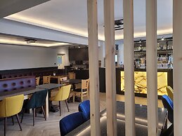 The Gatwick White House Hotel