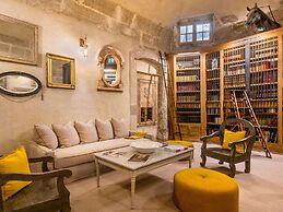 Chateau de Mazan - Handwritten Collection