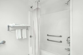 Days Inn by Wyndham Lincoln