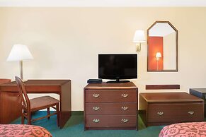 Days Inn by Wyndham Lincoln