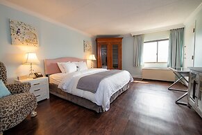 Bella Vista Hotel & Suites