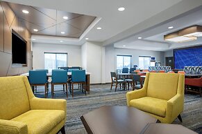 Holiday Inn Express Hotel & Suites Clinton by IHG