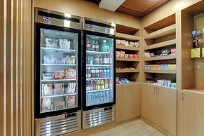 Holiday Inn Express & Suites Richmond by IHG