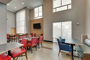 Holiday Inn Express & Suites Richmond by IHG