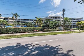 Marco Beach Vacation Suites