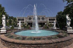 Villa Roma Resort and Conference Center