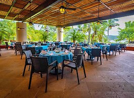 Las Brisas Huatulco – All Inclusive
