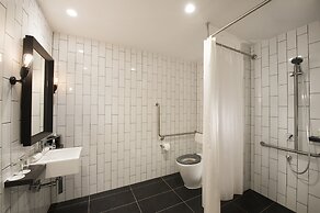 DoubleTree by Hilton Hotel Melbourne - Flinders Street