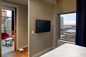 DoubleTree by Hilton Hotel Melbourne - Flinders Street