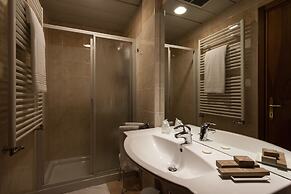 La Villa, Sure Hotel Collection by Best Western