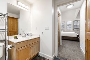 Crestview Condominiums by All Seasons Resort Lodging