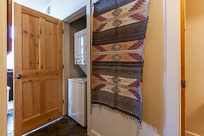 Crestview Condominiums by All Seasons Resort Lodging