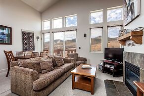 Crestview Condominiums by All Seasons Resort Lodging