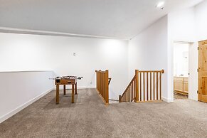 Crestview Condominiums by All Seasons Resort Lodging