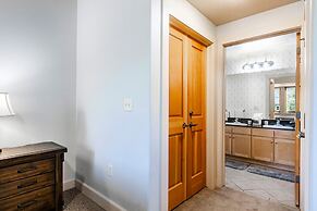 Crestview Condominiums by All Seasons Resort Lodging