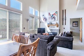 Crestview Condominiums by All Seasons Resort Lodging