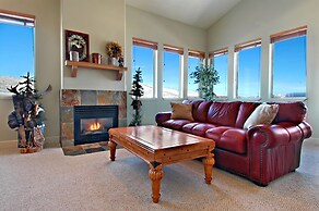 Crestview Condominiums by All Seasons Resort Lodging