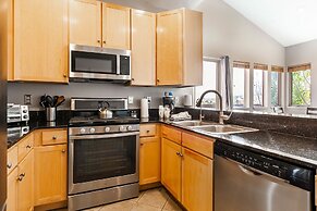 Crestview Condominiums by All Seasons Resort Lodging