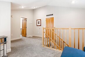 Crestview Condominiums by All Seasons Resort Lodging