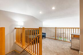 Crestview Condominiums by All Seasons Resort Lodging