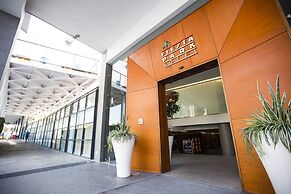 Port Fiesta Park Hotel