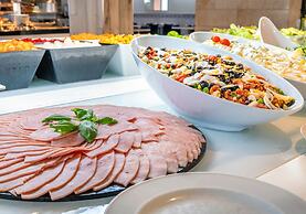 Port Fiesta Park Hotel