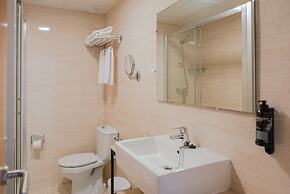 Port Fiesta Park Hotel