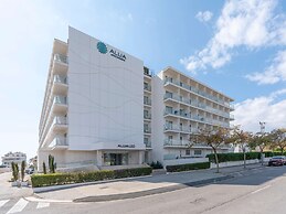 Alua Leo Hotel