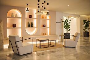Alua Leo Hotel
