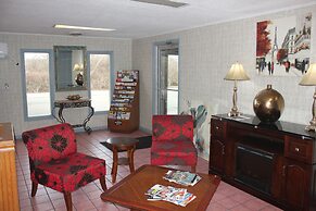 Red Carpet Inn - Louisville
