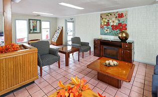 Red Carpet Inn - Louisville