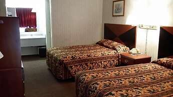Red Carpet Inn - Louisville