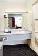 Red Carpet Inn - Louisville