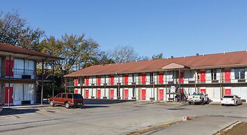 Red Carpet Inn - Louisville