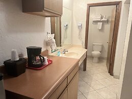 Red Carpet Inn Medford