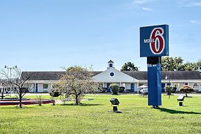 Motel 6 Harrisonburg, VA - South