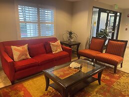 Harvest Inn, Dixon/ UC Davis.