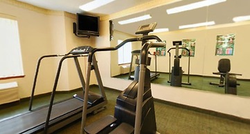 Syracuse Inn & Suites