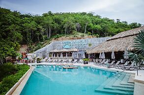 Binniguenda Huatulco & Beach Club