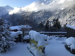 Hotel Bellevue - Traditional Swiss Hideaway