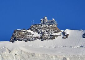 Hotel Bellevue - Traditional Swiss Hideaway