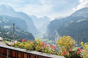 Hotel Bellevue - Traditional Swiss Hideaway