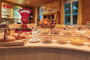 Hotel Bellevue - Traditional Swiss Hideaway