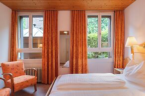 Hotel Bellevue - Traditional Swiss Hideaway
