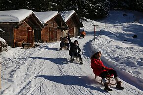 Hotel Bellevue - Traditional Swiss Hideaway