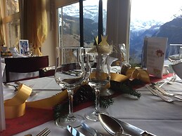 Hotel Bellevue - Traditional Swiss Hideaway