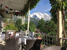 Hotel Bellevue - Traditional Swiss Hideaway